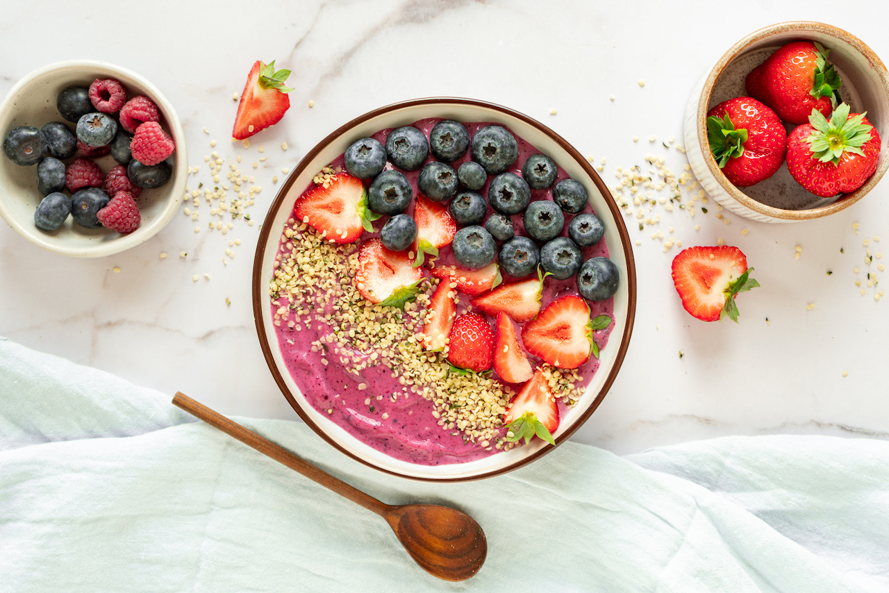 Eiwitrijke rode bieten smoothie bowl zonder eiwitpoeder Lobke Faasen